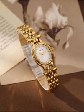 SHEIN Gold-Tone Women's Bracelet Watch with White Dial